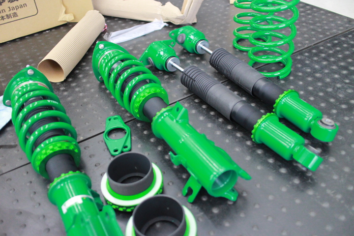 CX-8 車高調取り付け 四輪アライメント調整 - カー用品持込取り付け