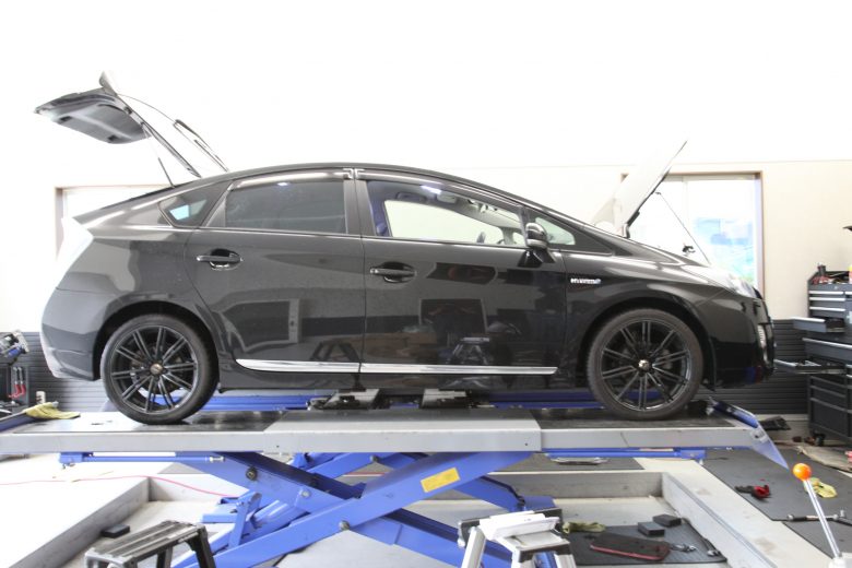 30プリウス 車高調取り付けクスコスタビライザー交換 四輪アライメント