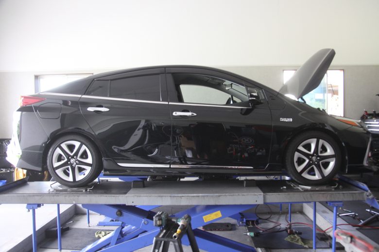 プリウス PHV ZVW52 RS-Rダウンサスと四輪アライメント調整 - カー用品