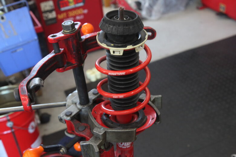 CR-Zにダウンサスの取り付けと四輪アライメント - カー用品持込