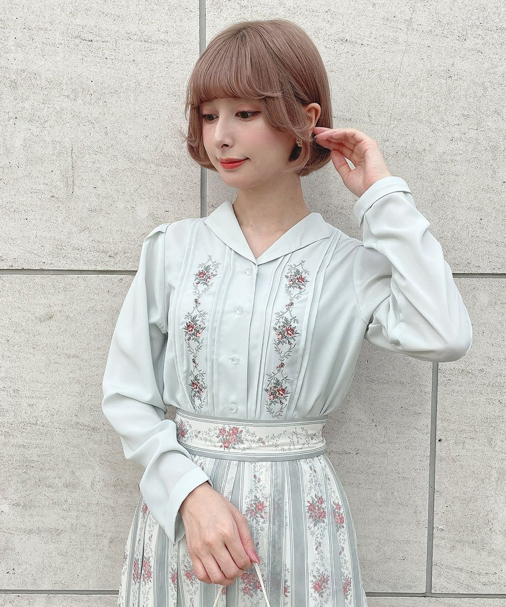 □オープンカラーローズ刺繍ブラウス/an another angelus [53BF02j002