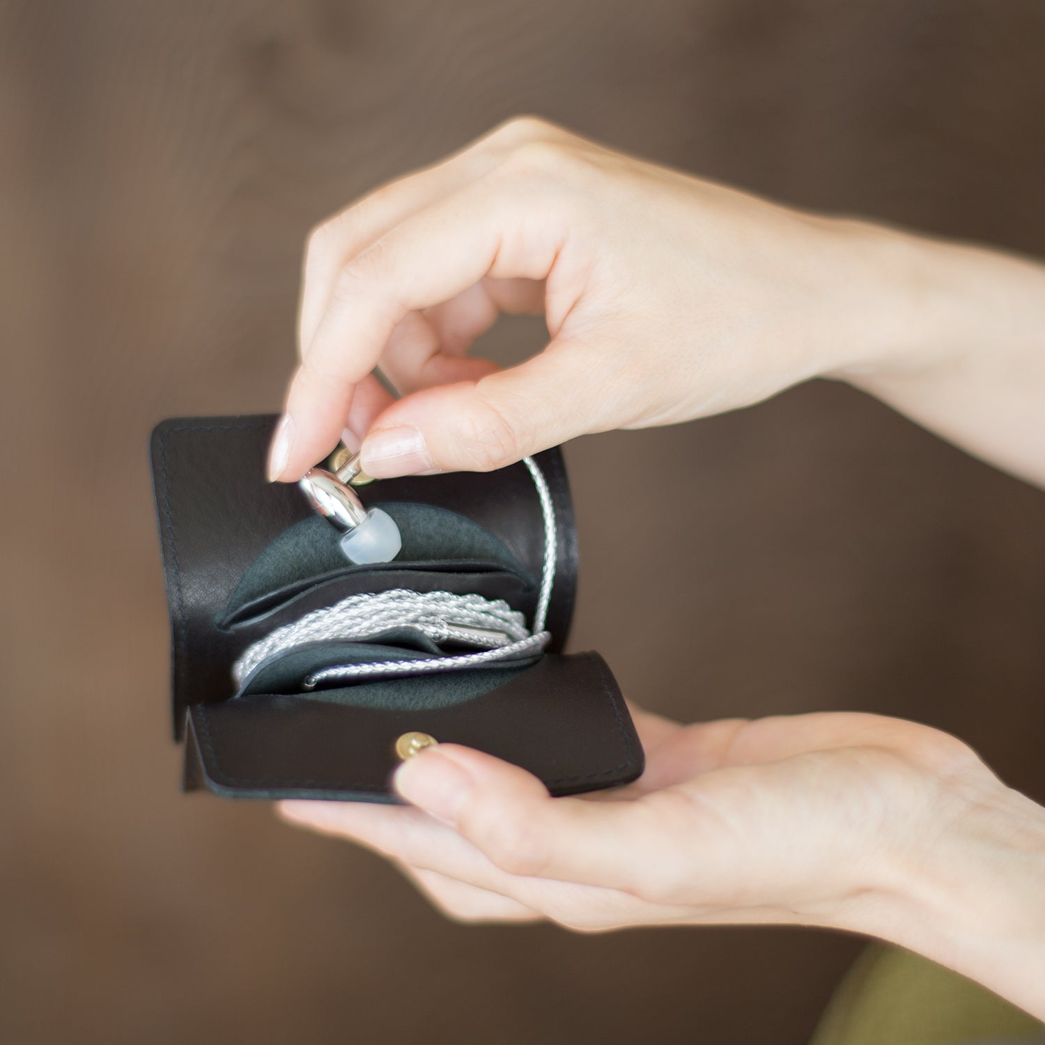 STYLE CRAFT 牛革ケース LS-2｜final-イヤホン・ワイヤレスイヤホン