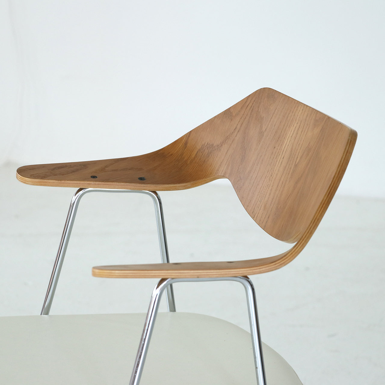 675 chair / Robin day – FILM