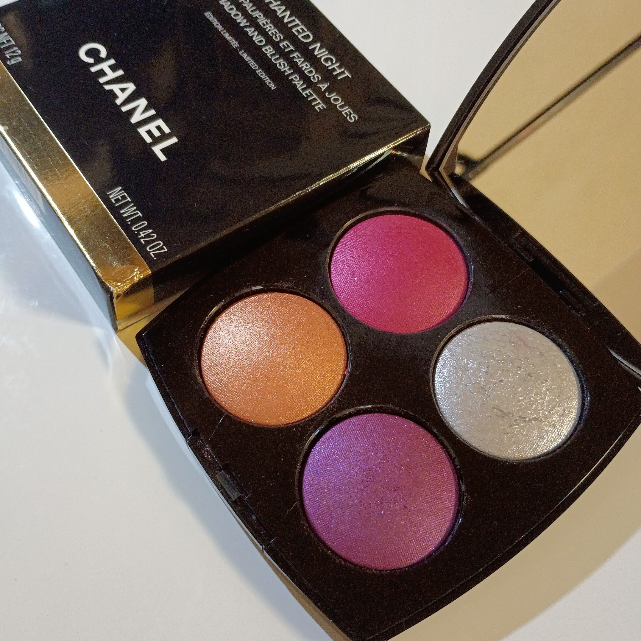 シャネル / エンチャンテッド ナイト 12gの公式商品情報｜美容・化粧品