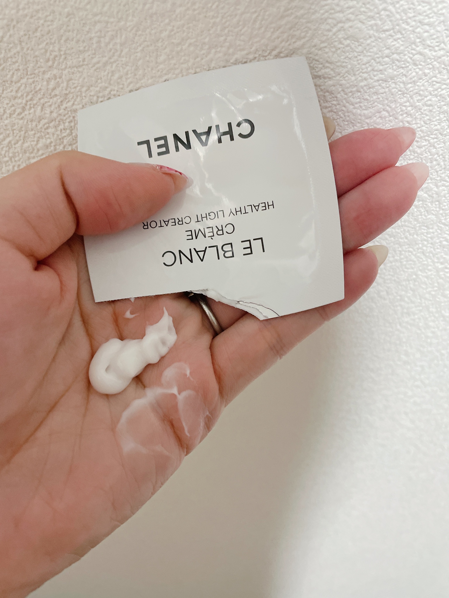 シャネル / ル ブラン クリーム HLの公式商品情報｜美容・化粧品情報は