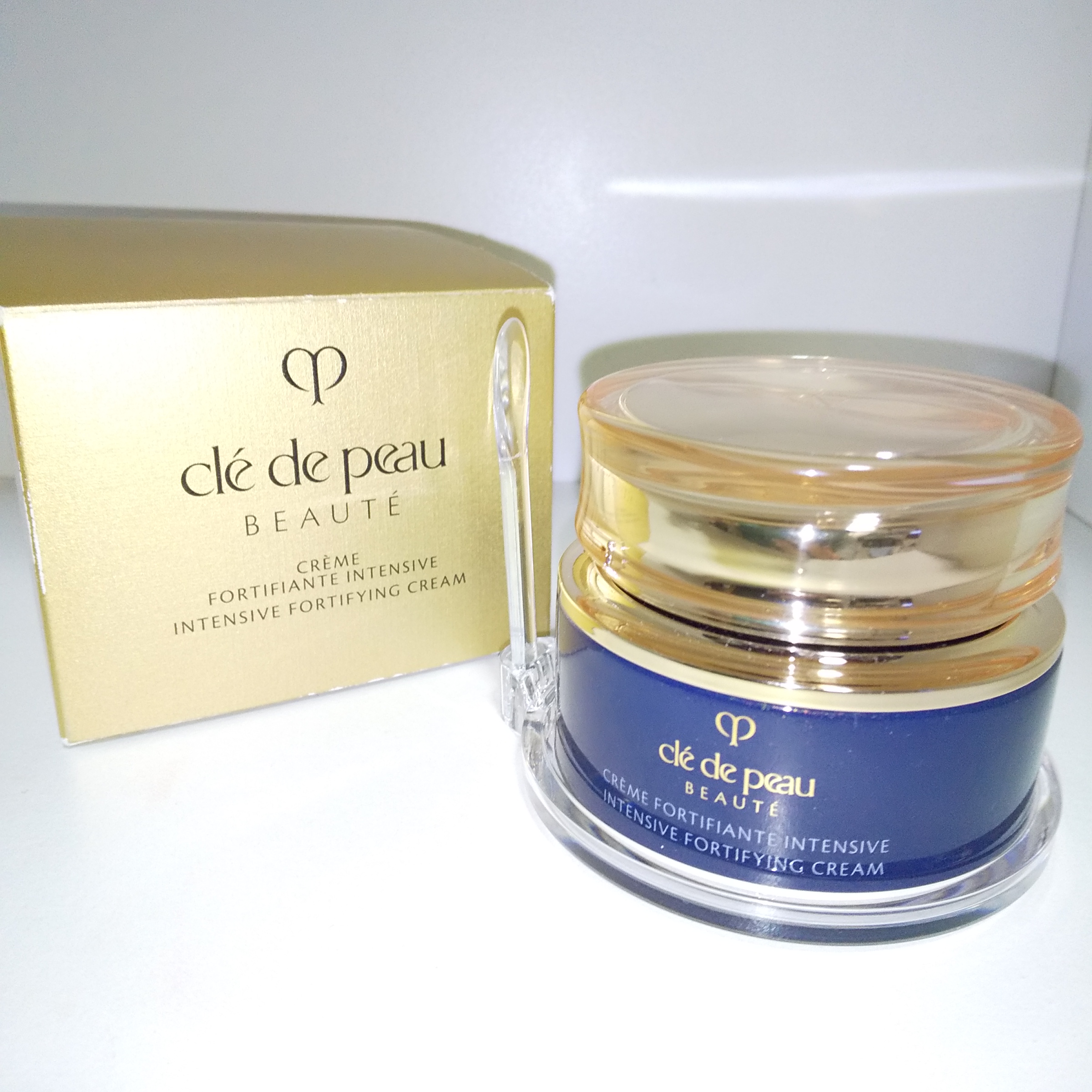 クレ・ド・ポー ボーテ / クレームアンタンシヴnの公式商品情報｜美容