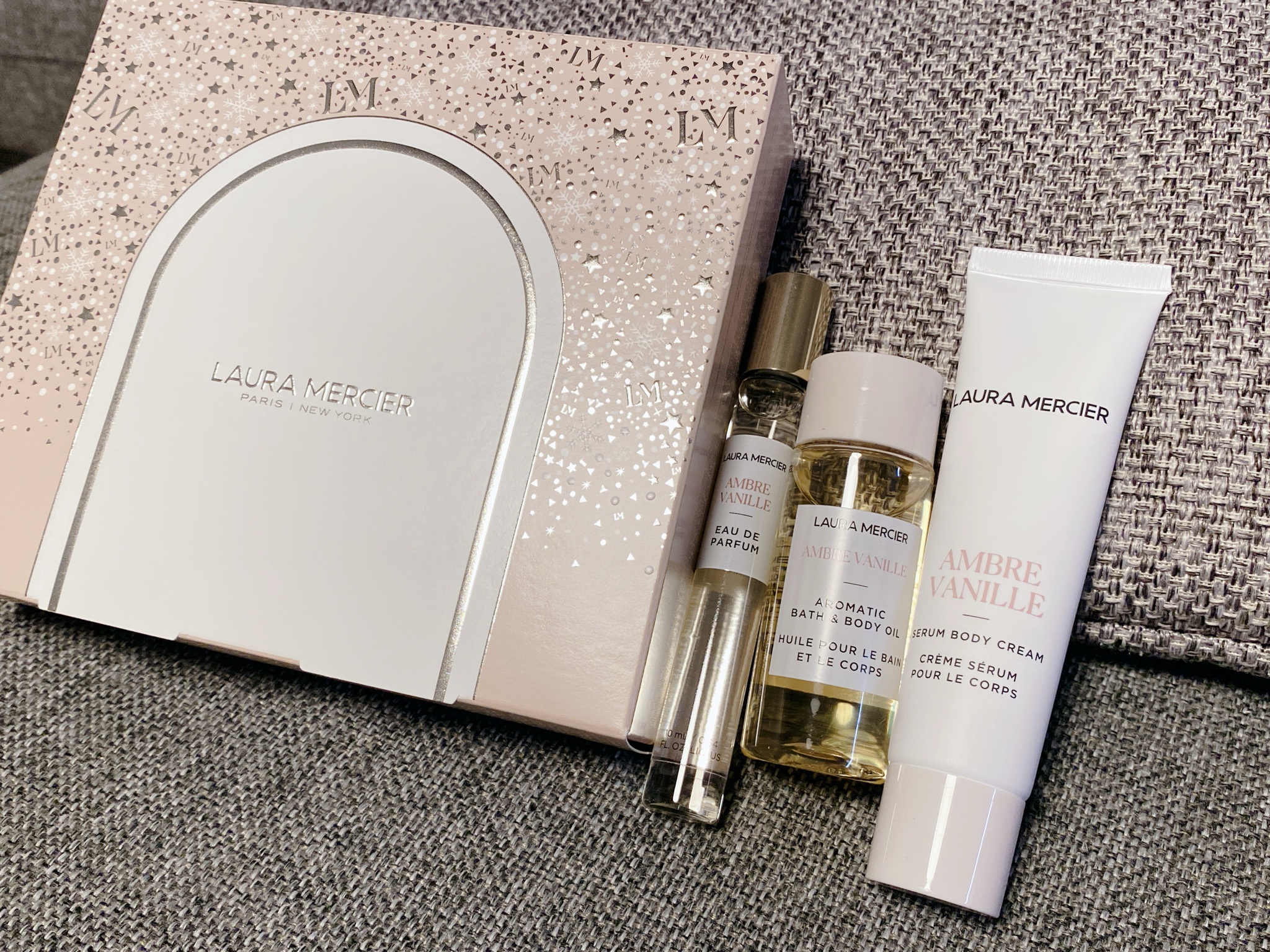 ローラ メルシエ / コージー リトリート アンバーバニラ コレクション