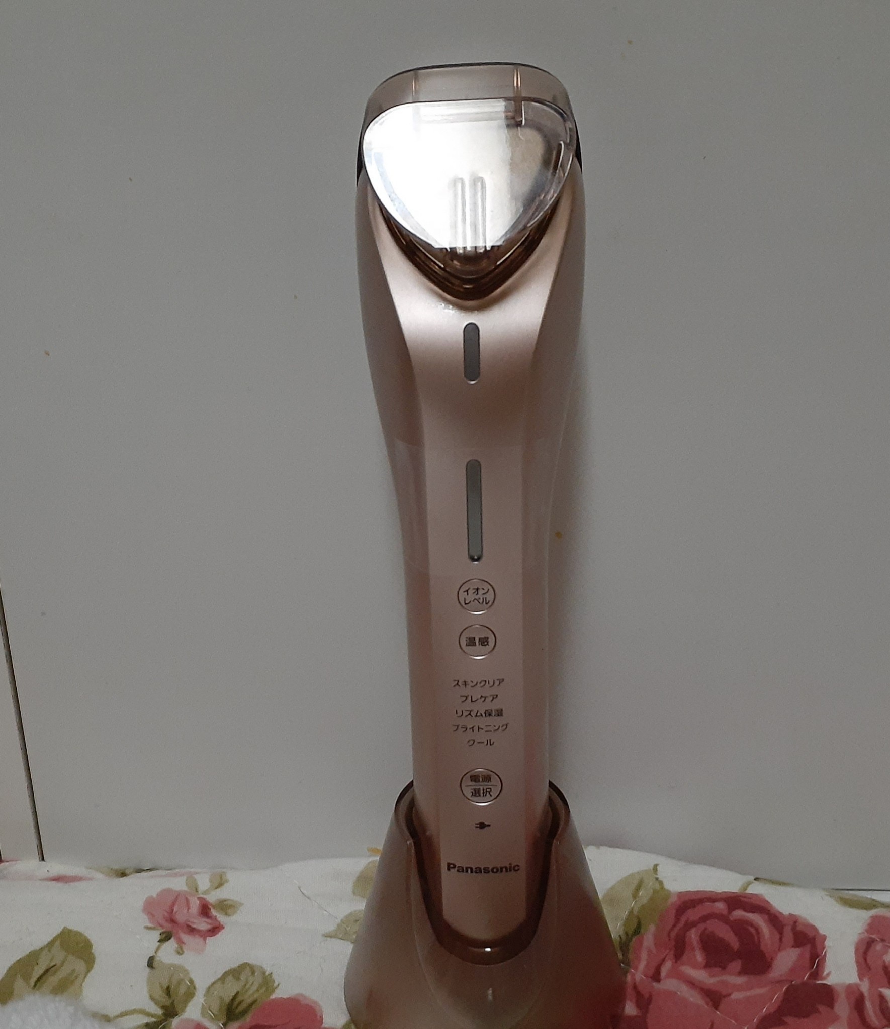 Panasonic / 導入美容器 イオンエフェクター EH-ST97 -N ゴールドの