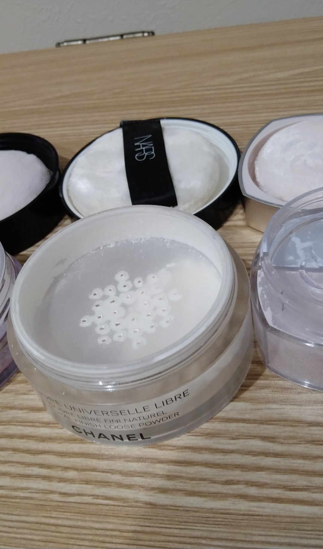 シャネル / プードゥル ユニヴェルセル リーブル N 10の公式商品情報