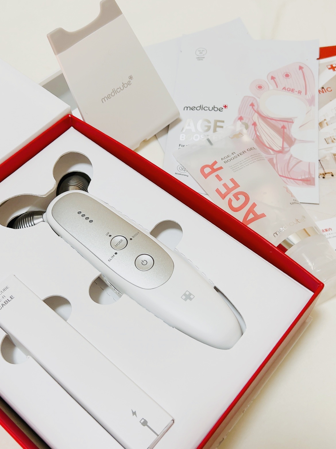 MEDICUBE(メディキューブ) / AGE-R EMSダーマショットの公式商品情報