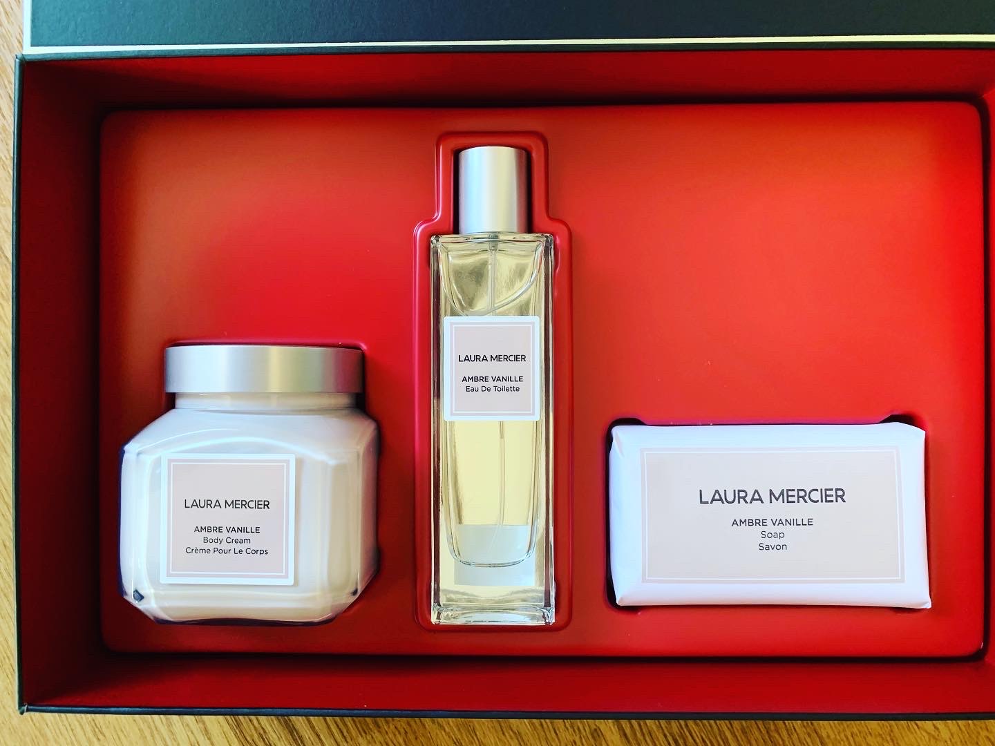 ローラ メルシエ / グランド インダルジェンス アンバーバニラ