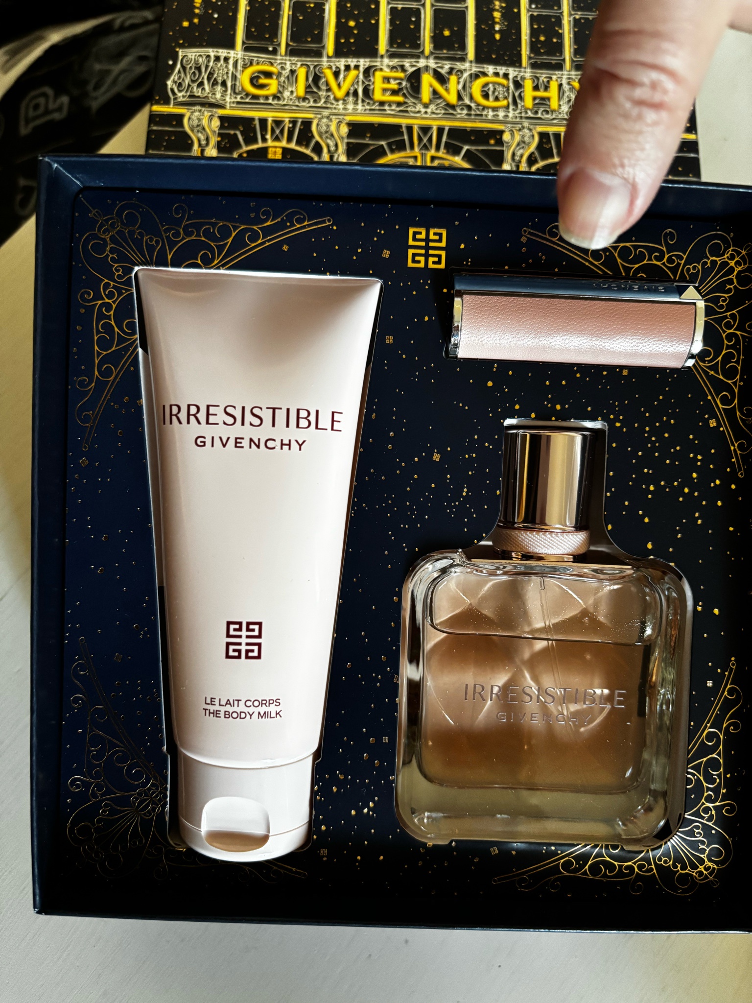 ジバンシイ / イレジスティブル コフレ(旧)の公式商品情報｜美容