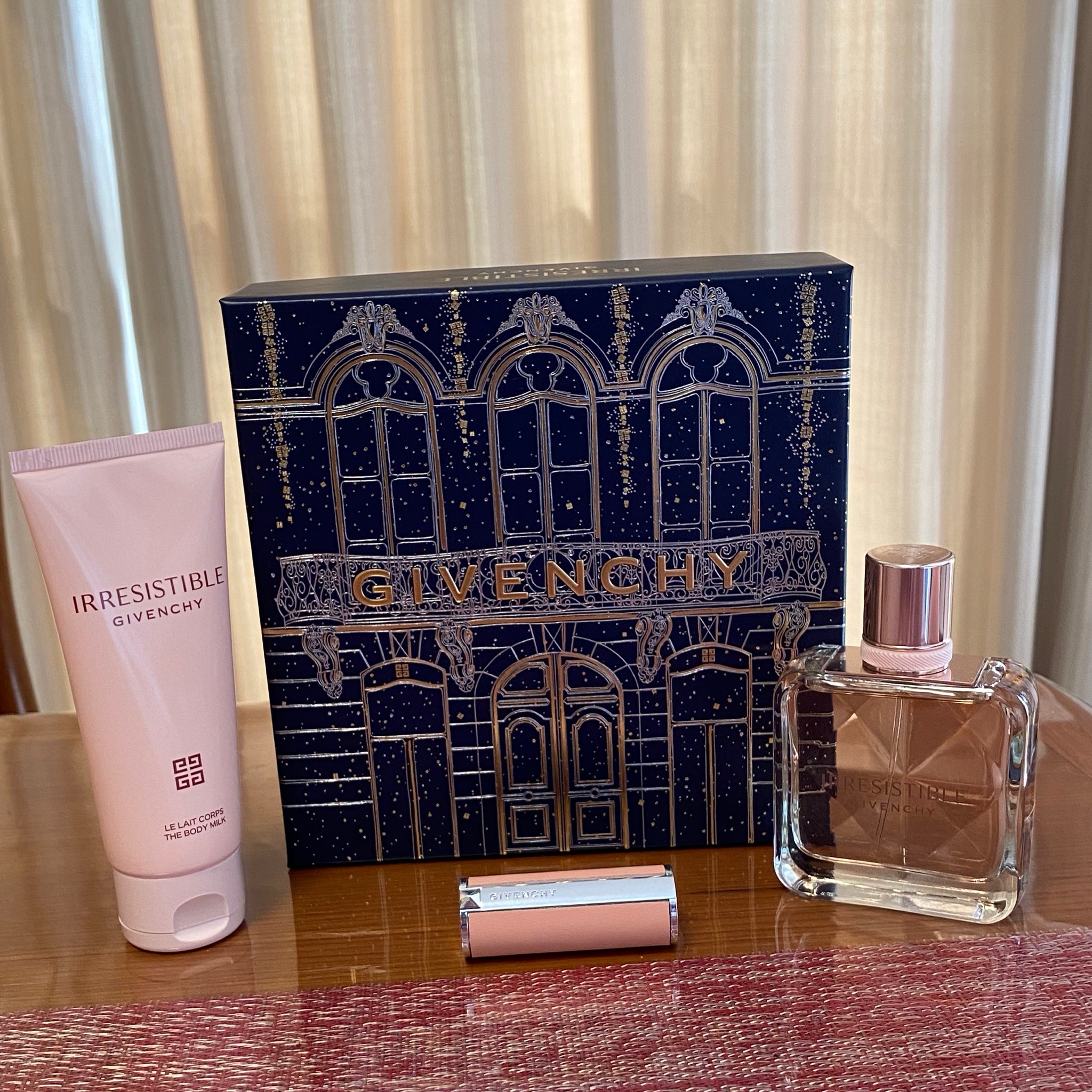 ジバンシイ / イレジスティブル コフレ(旧)の公式商品情報｜美容