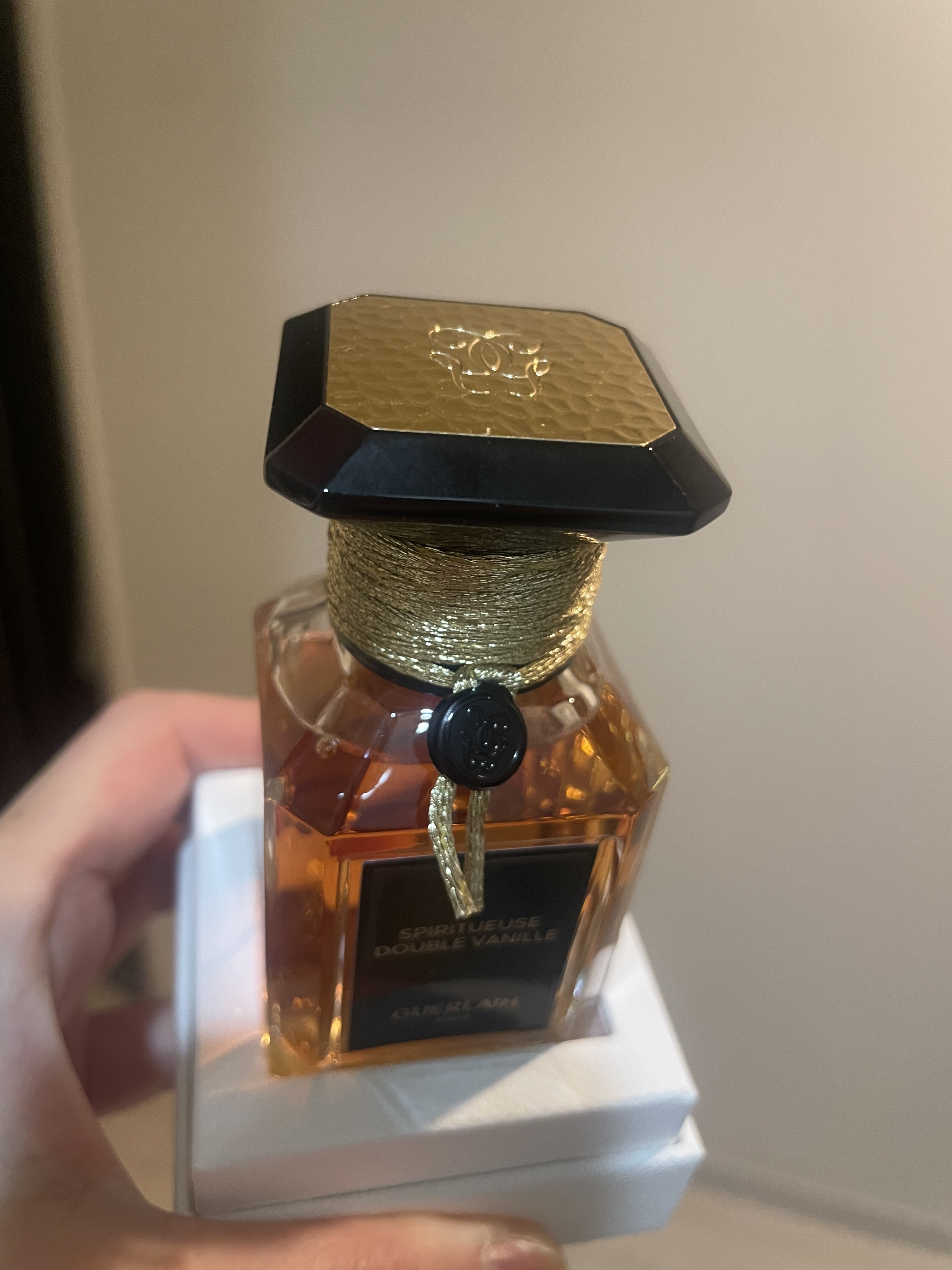 ゲラン / ラール エ ラ マティエール ドゥーブル ヴァニーユの公式商品