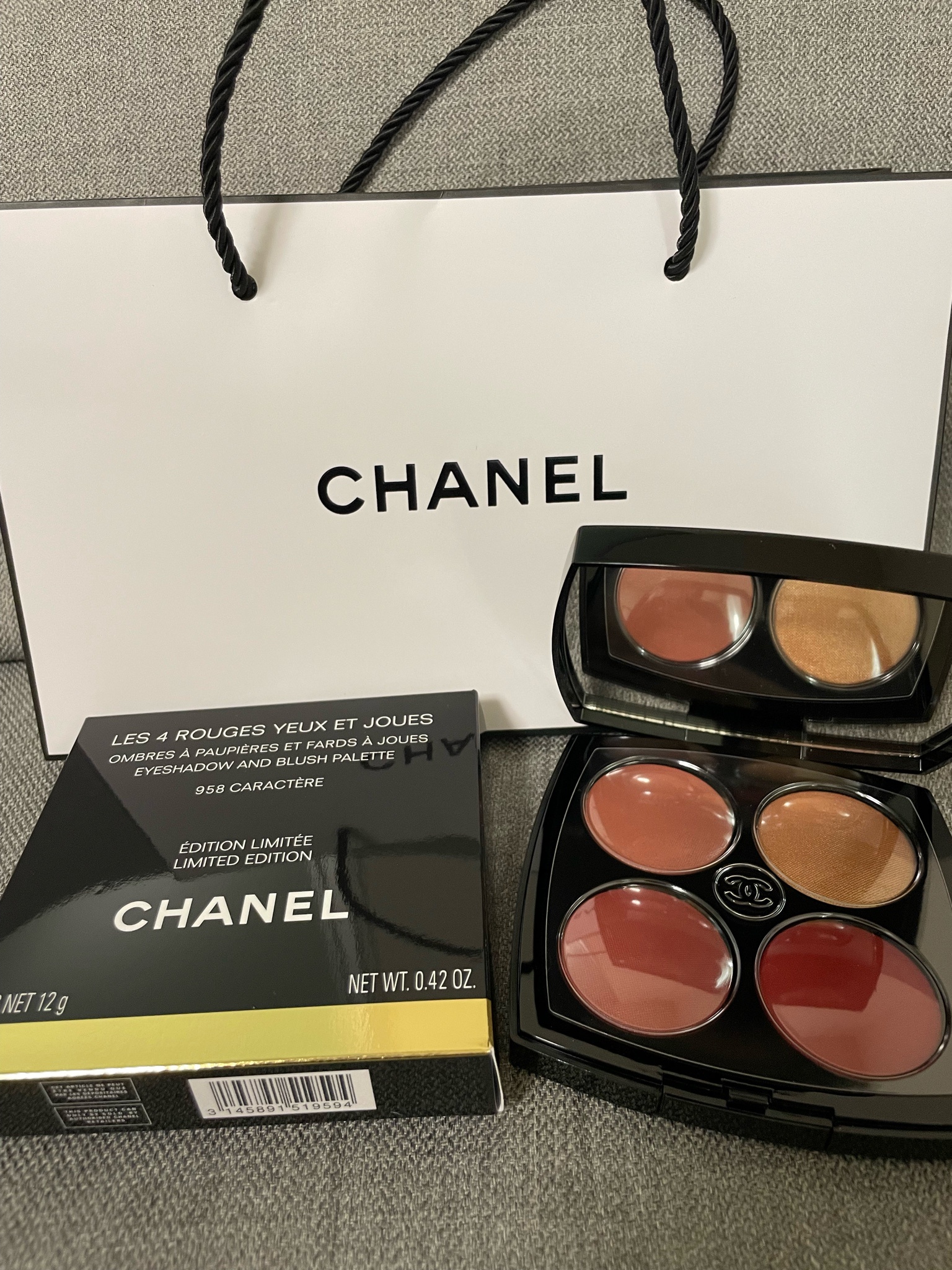 シャネル / レ キャトル ルージュ ユー エ ジュ 958 キャラクテールの