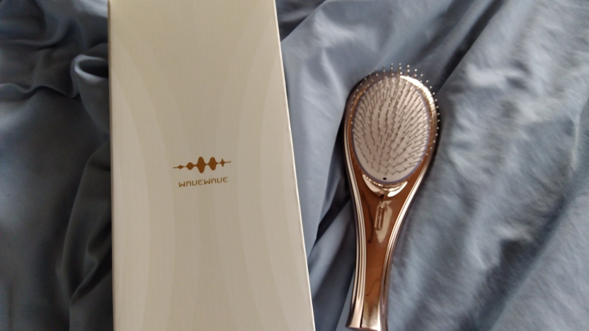 WAVEWAVE / EMS Brush Air ピンクゴールドの公式商品情報｜美容