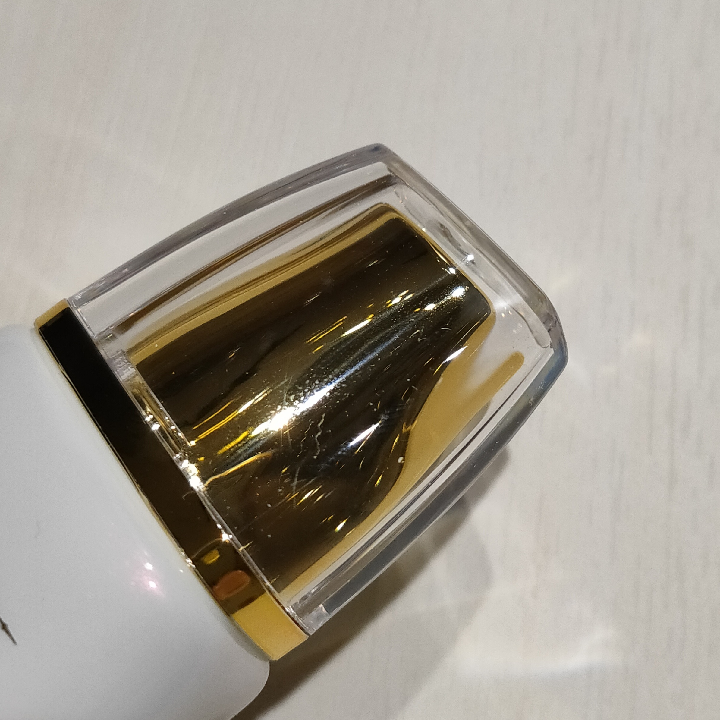 きらびか / ビューティーセラムファンデーション ライトオークルの公式