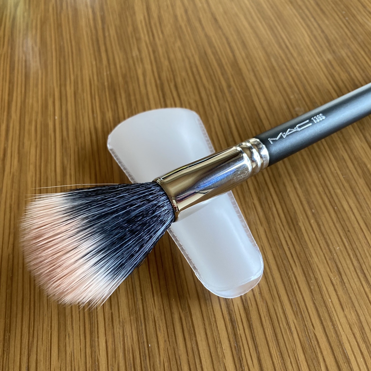 M・A・C / #139S デュオ ファイバー テーパード フェイス ブラシの