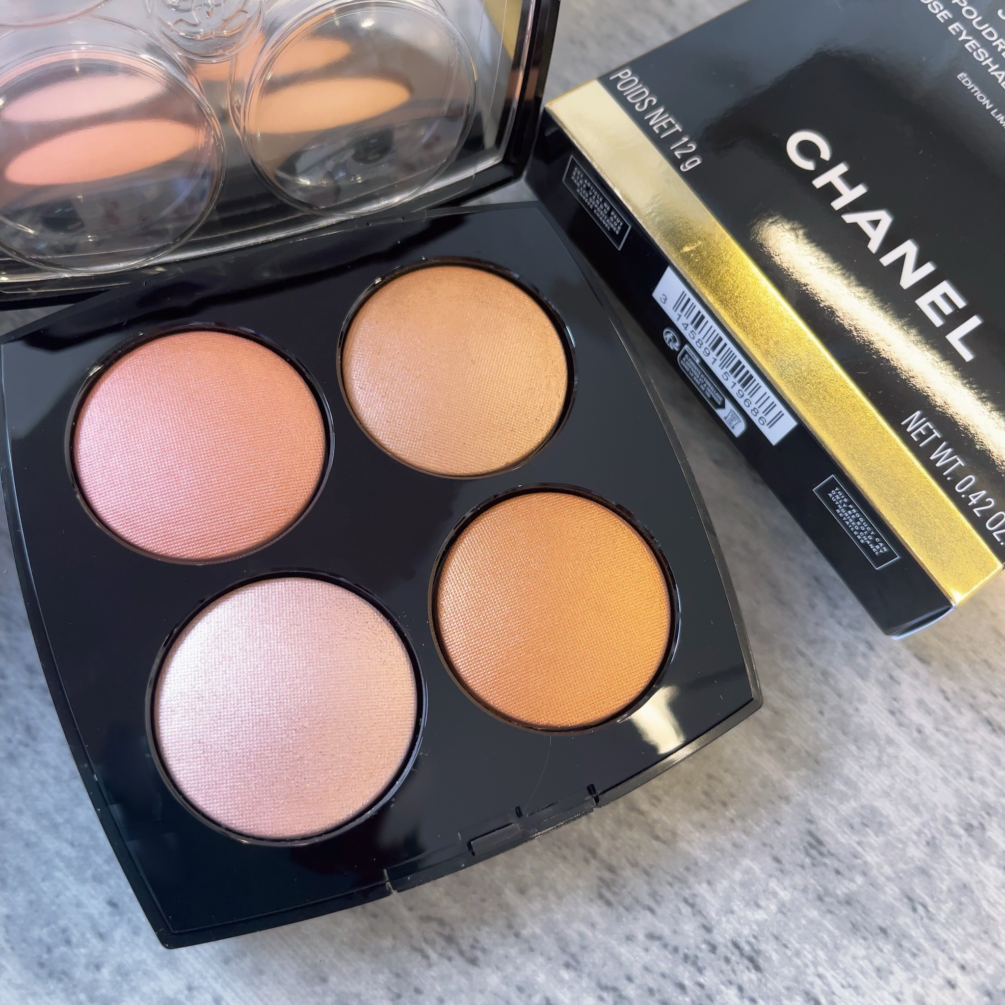 シャネル / ジュー ドゥ ルミエール 12gの公式商品情報｜美容・化粧品