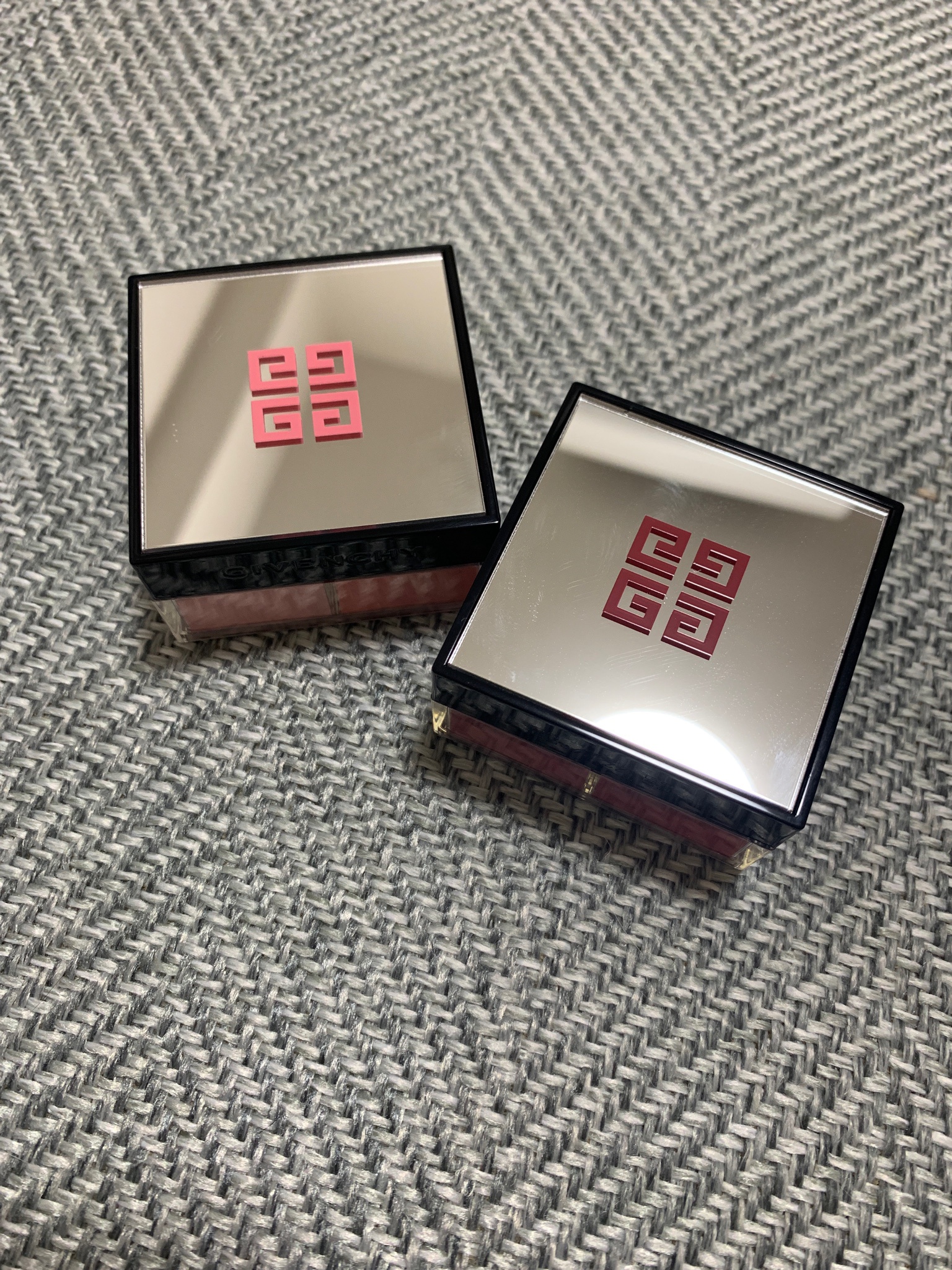 ジバンシイ / プリズム・リーブル・ブラッシュ No.10 ロゼ・チュールの