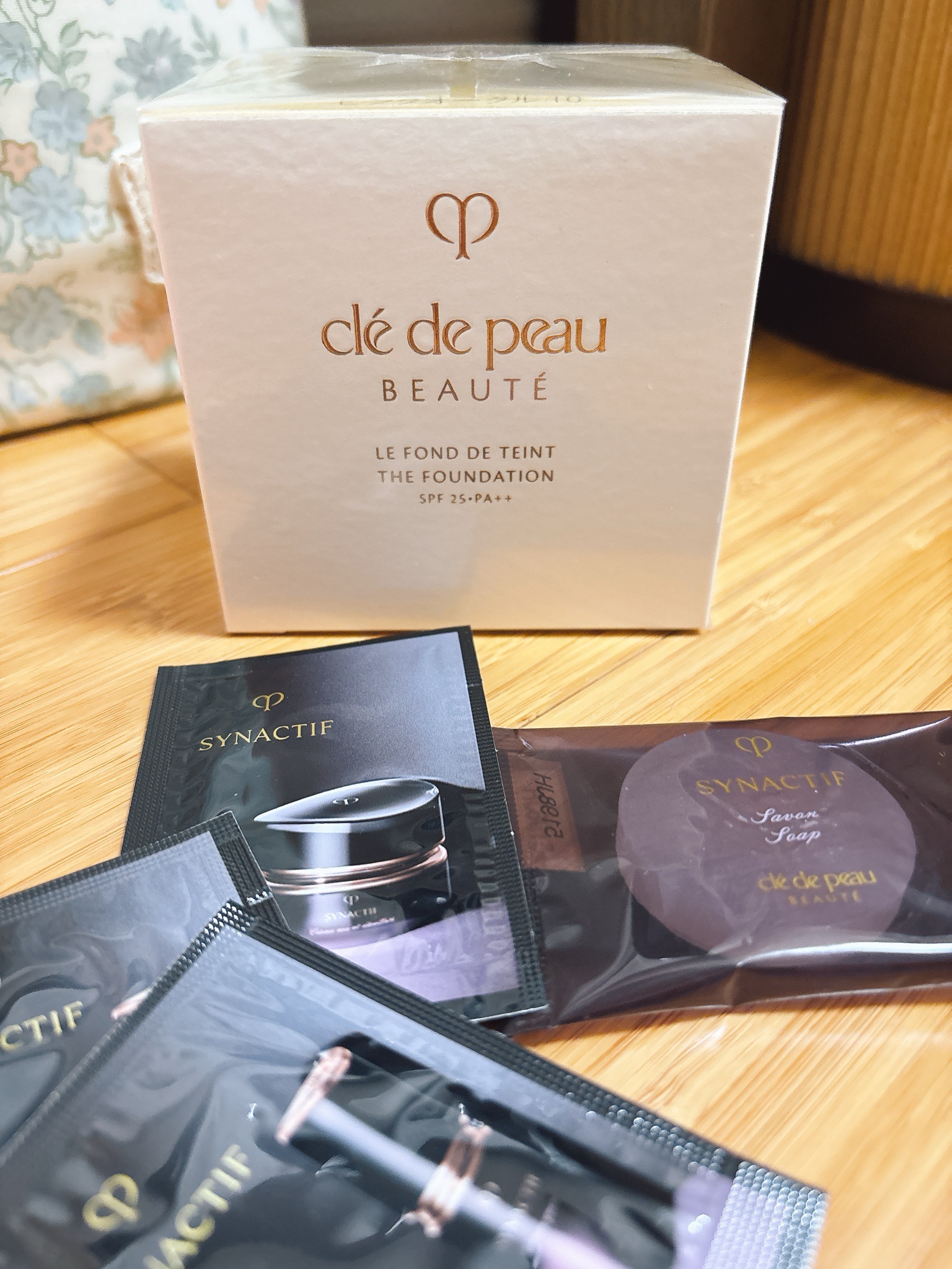 クレ・ド・ポー ボーテ / ル・フォンドゥタンn ピンクオークル10の