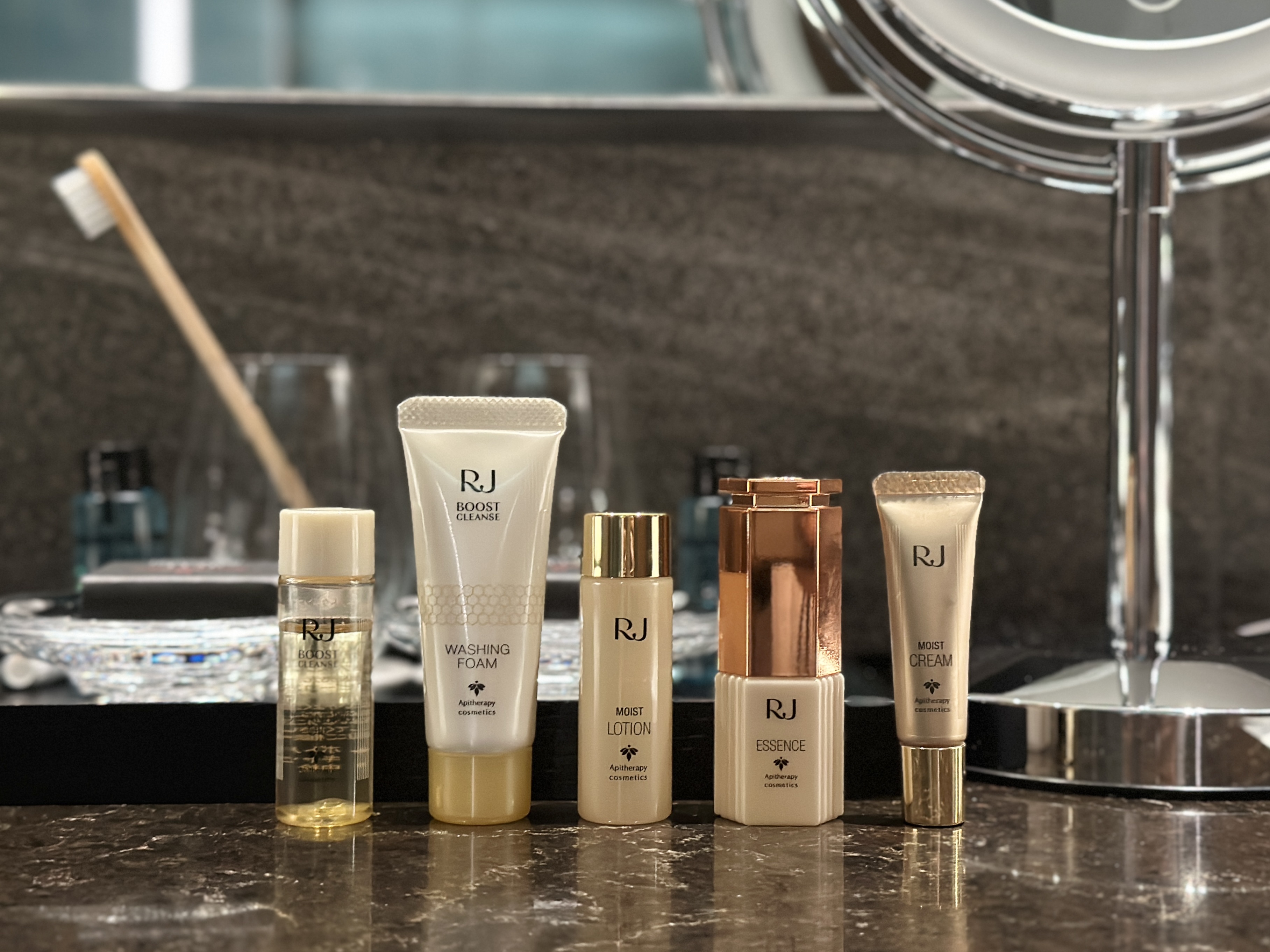 旅行コスメ】機内持ち込みもできる！夏に嬉しい美白美容液入り