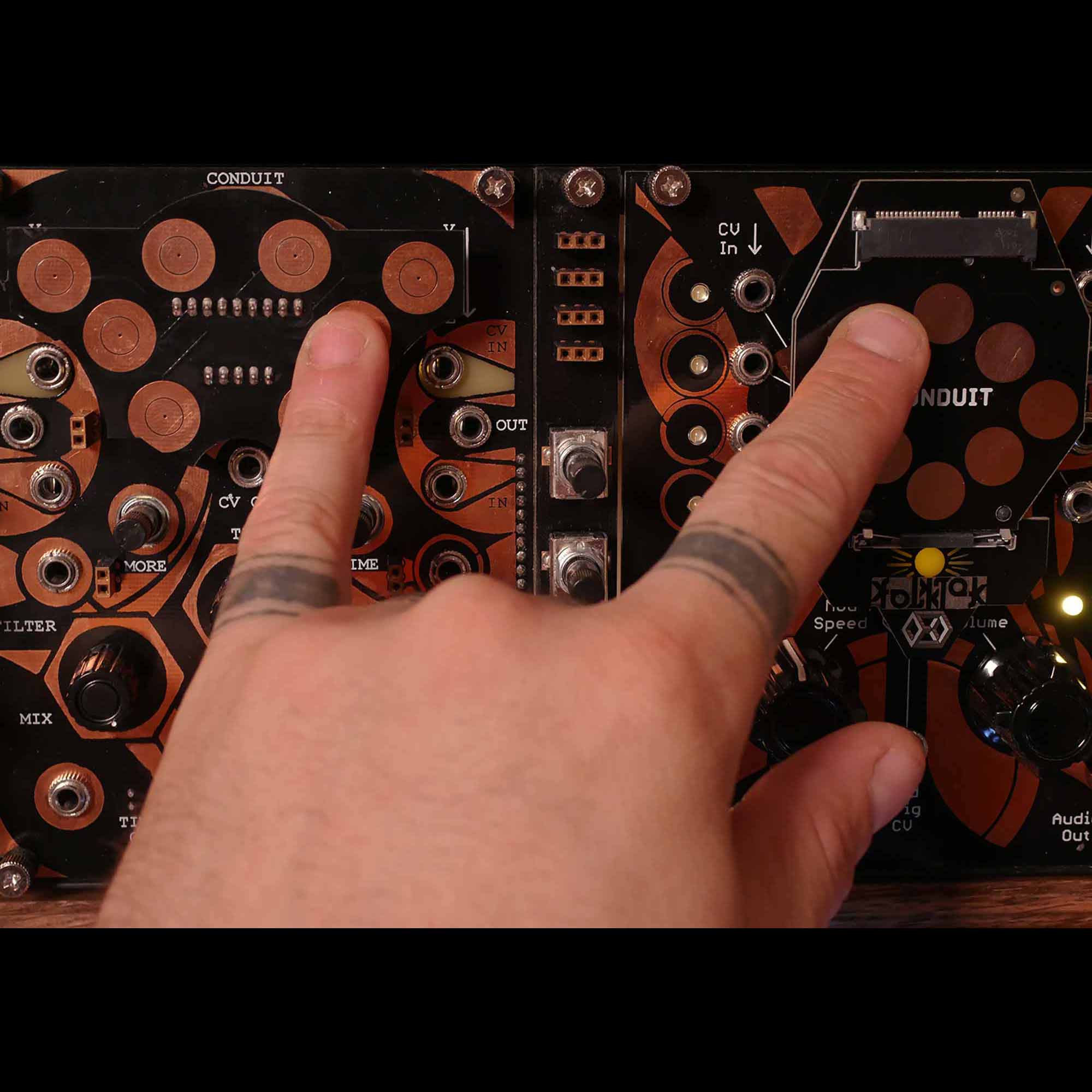 Folktek Conduit Delay Filter Oscillator Eurorack Synthesizer Module