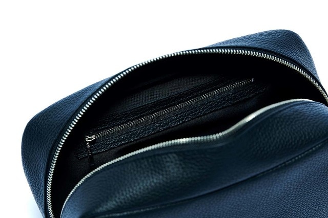 バッグ2種、ポーチ3種】撥水レザーで急な大雨も怖くない。ニュー