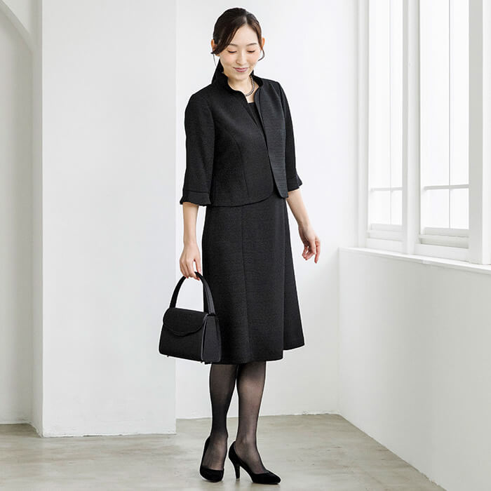 勝山織のダブルカラーのアンサンブル 17号・ブラック｜東京ソワール