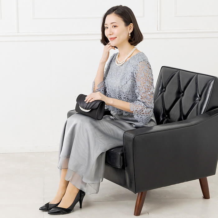 レース×オーガンのフレアーワンピース 9号・グレー｜東京ソワール