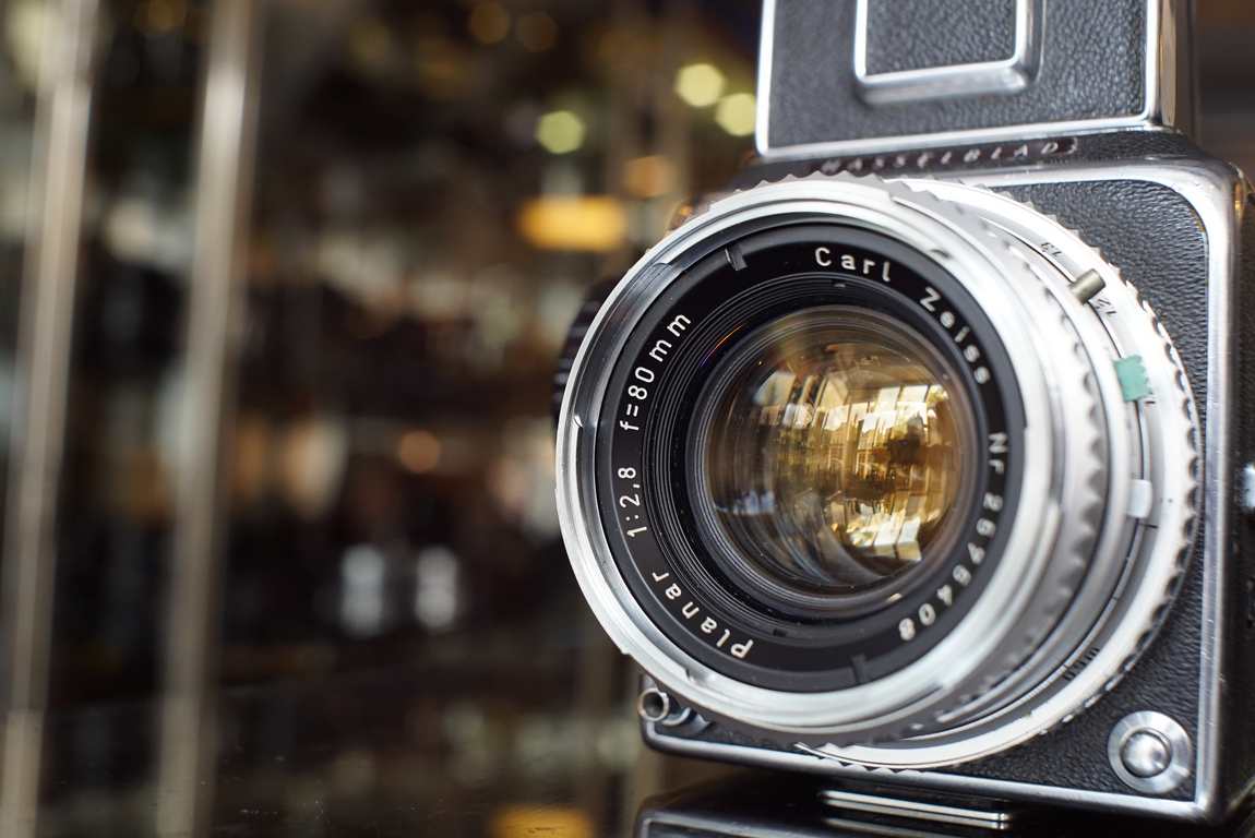 Hasselblad 500C chrome + Carl Zeiss 80mm F/2.8 Planar & C12 back