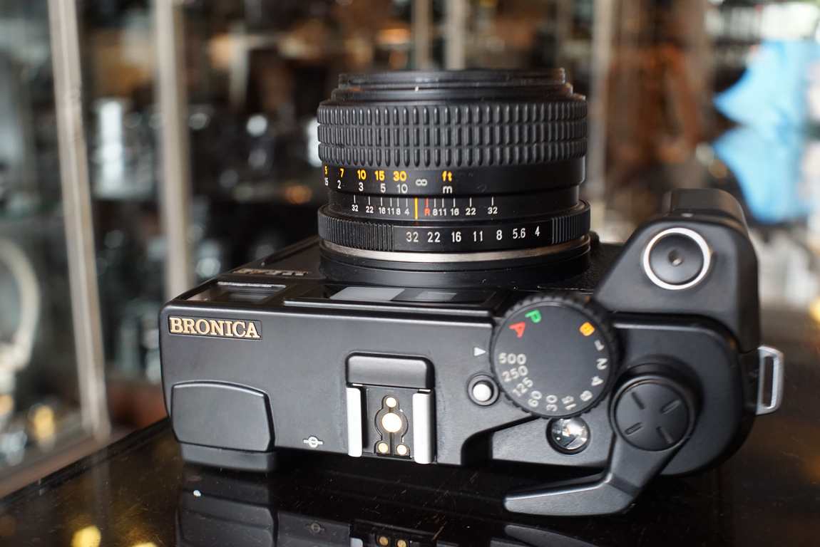 Bronica RF645 body + Zenzanon 65mm F/4 lens, boxed - Fotohandel