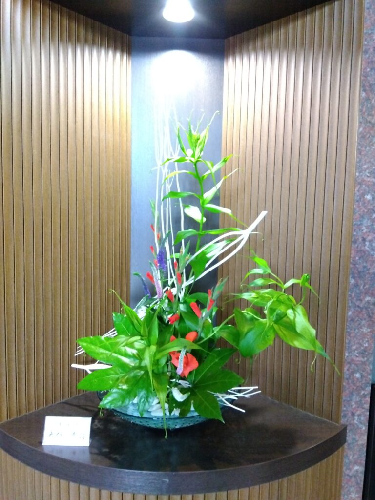 季節のアート「いけばな」≪5月の花≫ - ほわいえ