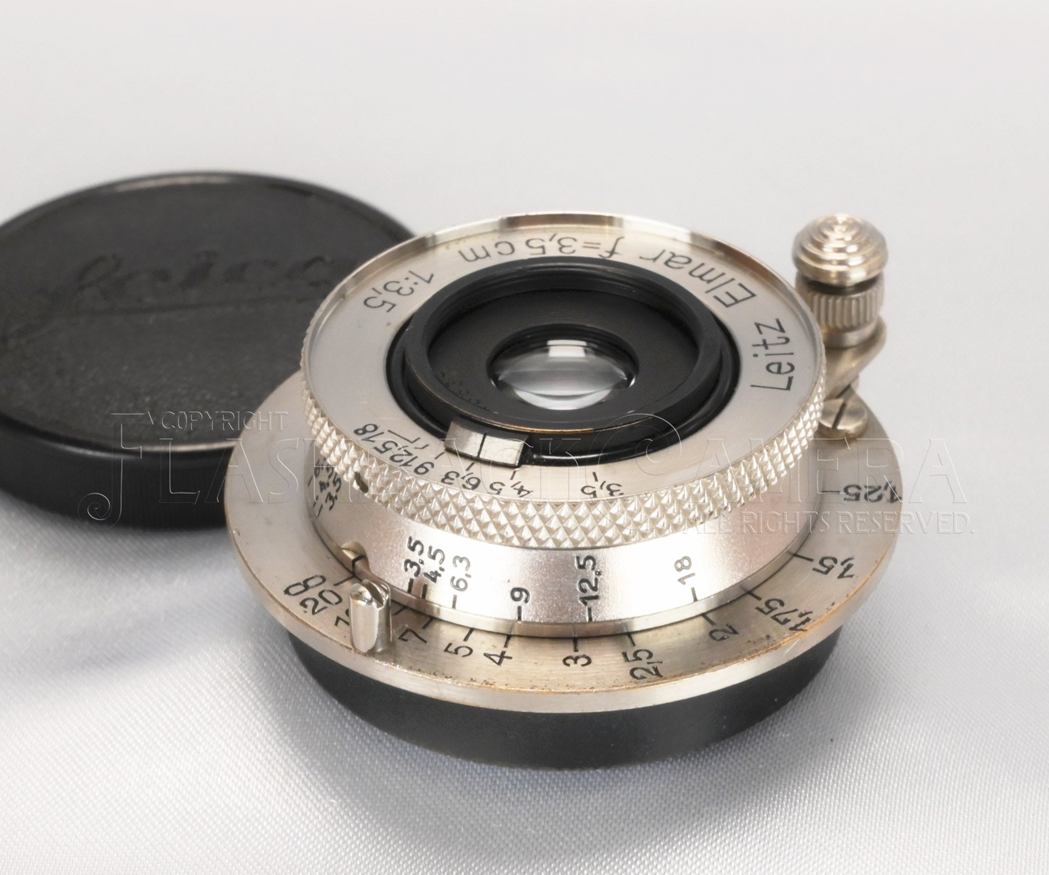 Leica – FLASHBACK CAMERA