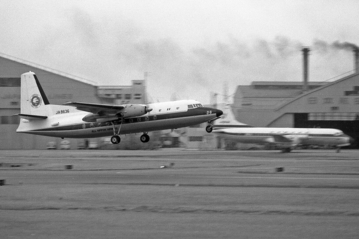 ANAのローカル線主力機はボーイング737-800、50年前はフォッカーだった