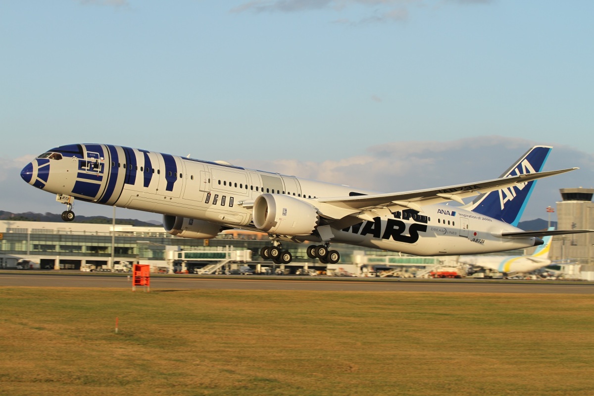 ANAのスター・ウォーズ「R2-D2」が全米1位！！ SNSで特別塗装機