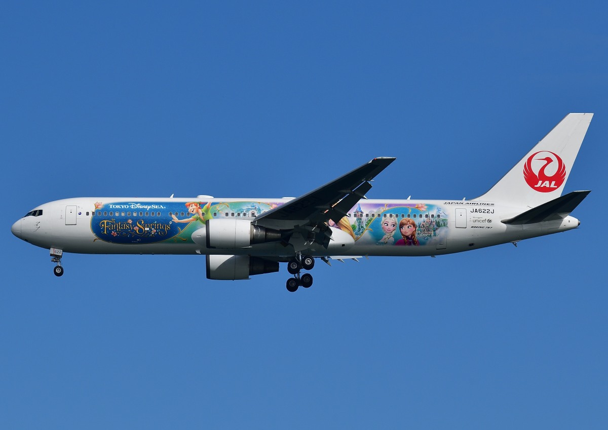 JAL初のディズニー塗装機が蘇る！ 30周年記念で747SRがモデルプレーン