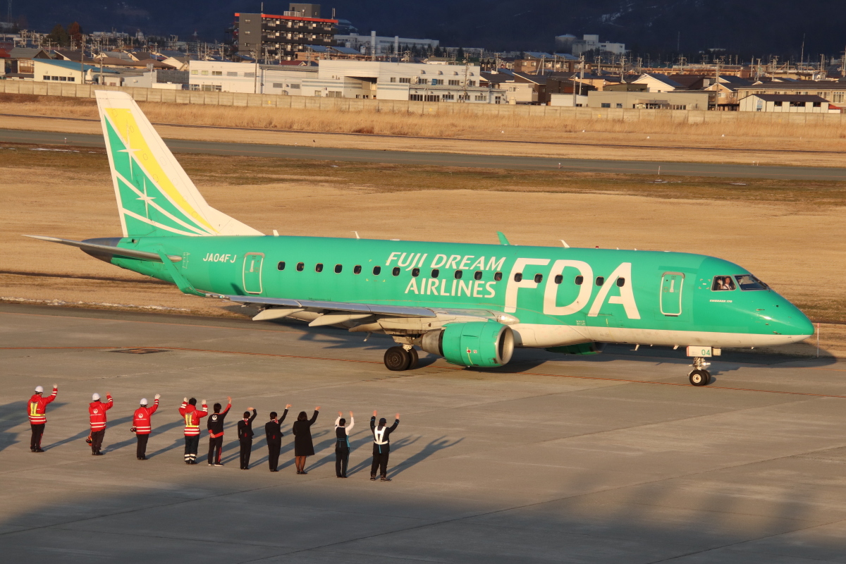 注目された飛来機情報】パッチワークな珍客や役目を終えたFDAの4号機