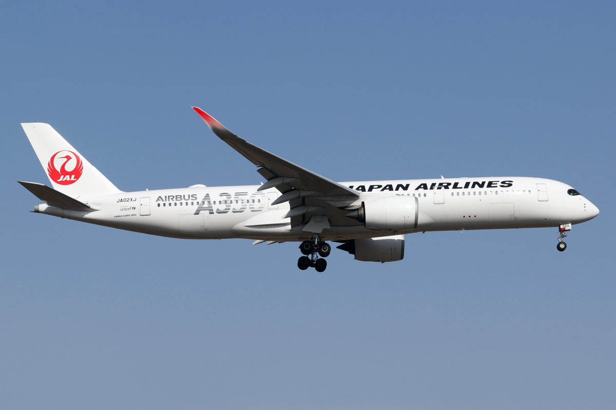 ニュース画像：新千歳空港 2024年4月13日撮影 JA02XJ エアバスA350-941