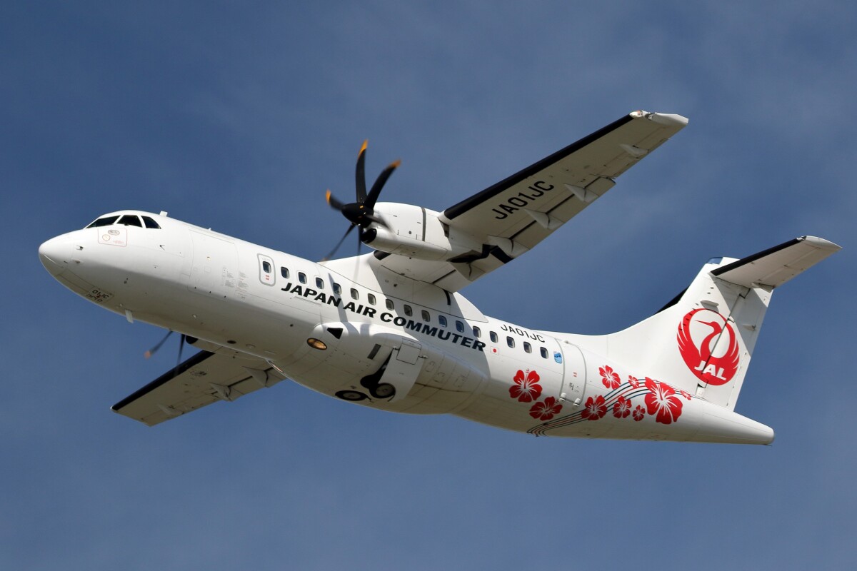 ニュース画像：JAC ATR 42-600型機：福岡空港 2018年6月17日撮影