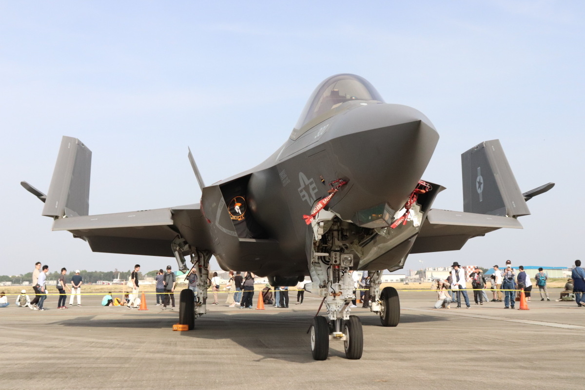 アメリカ海軍のF/A-18Cホーネット、実戦部隊を退く | FlyTeam ニュース