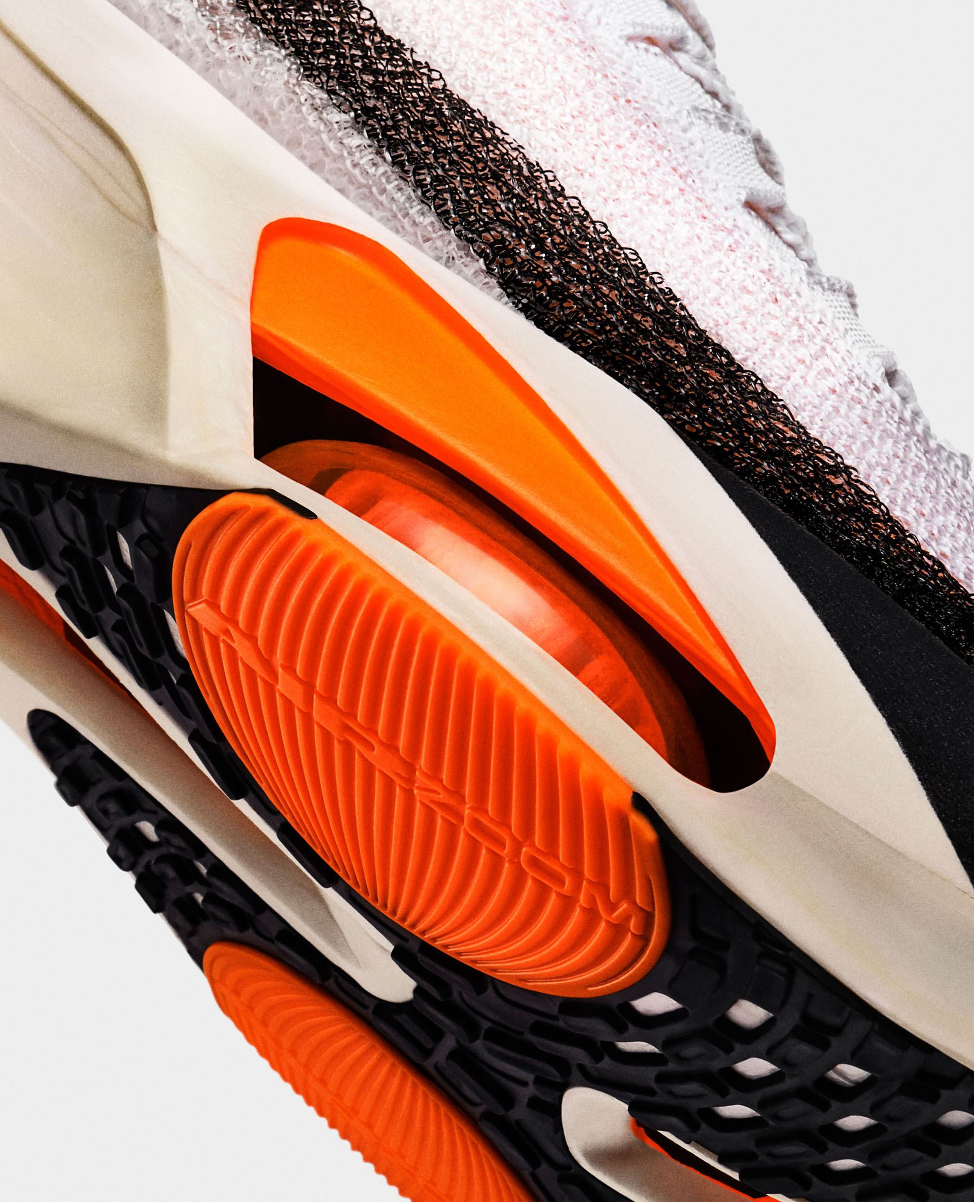 すべてのマラソンランナーにスピードを提供するナイキ アルファフライ