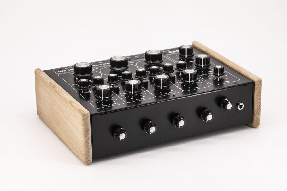 E&S社のロータリーミキサー「DJR 200」と「DJR400FX」の展示会が