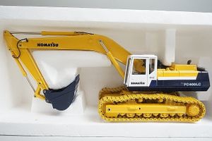 JOAL 1/32 KOMATSU コマツ PC400 LC-5 建機 / 重機 186 | おもちゃ