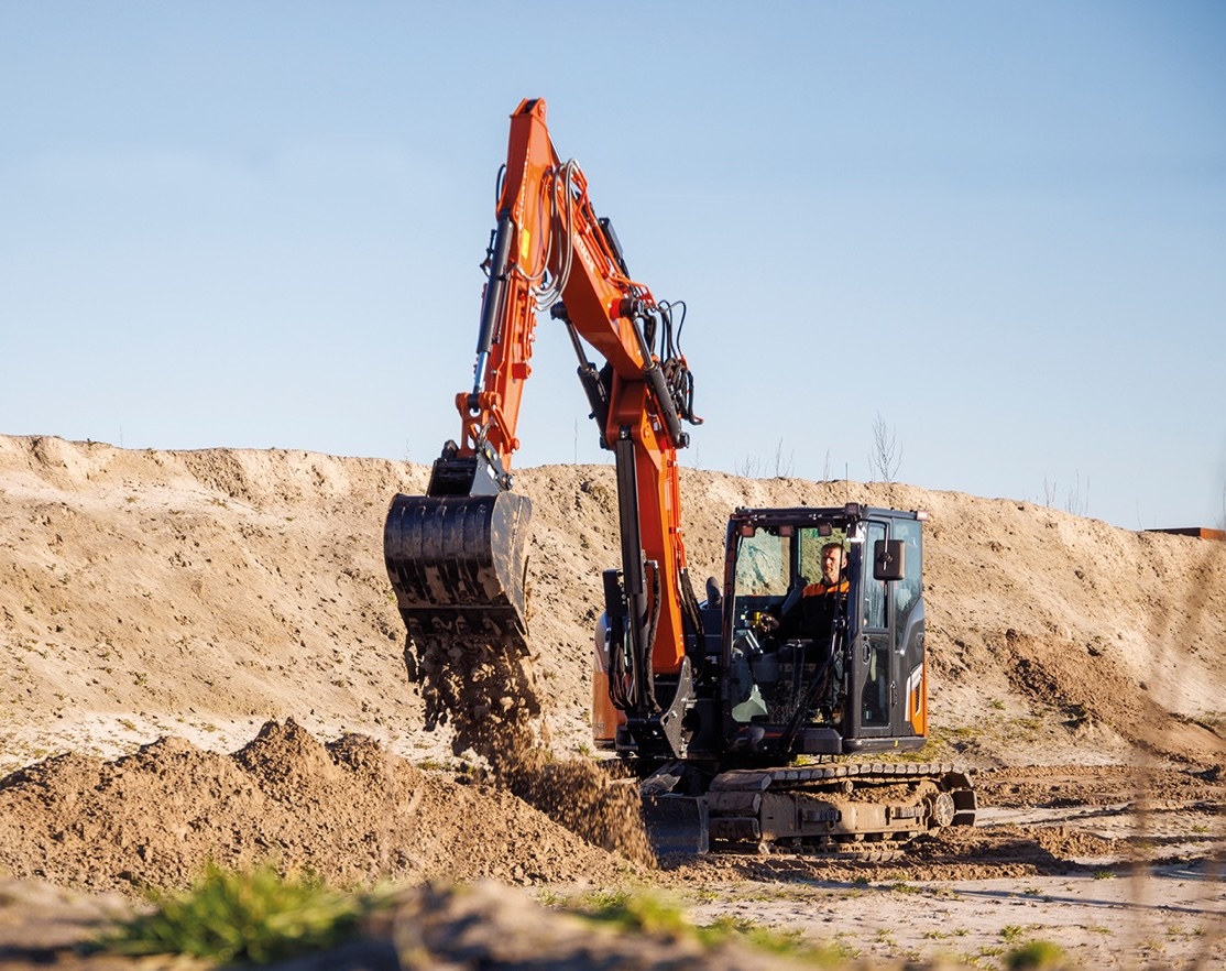 Hitachi ZX95USB-7 / 2P midi excavator · Franco Clò