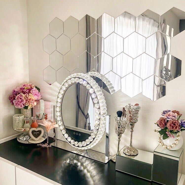 ビジュー付きの女優ミラーで豪華なドレッサーに | Francfranc（フラン