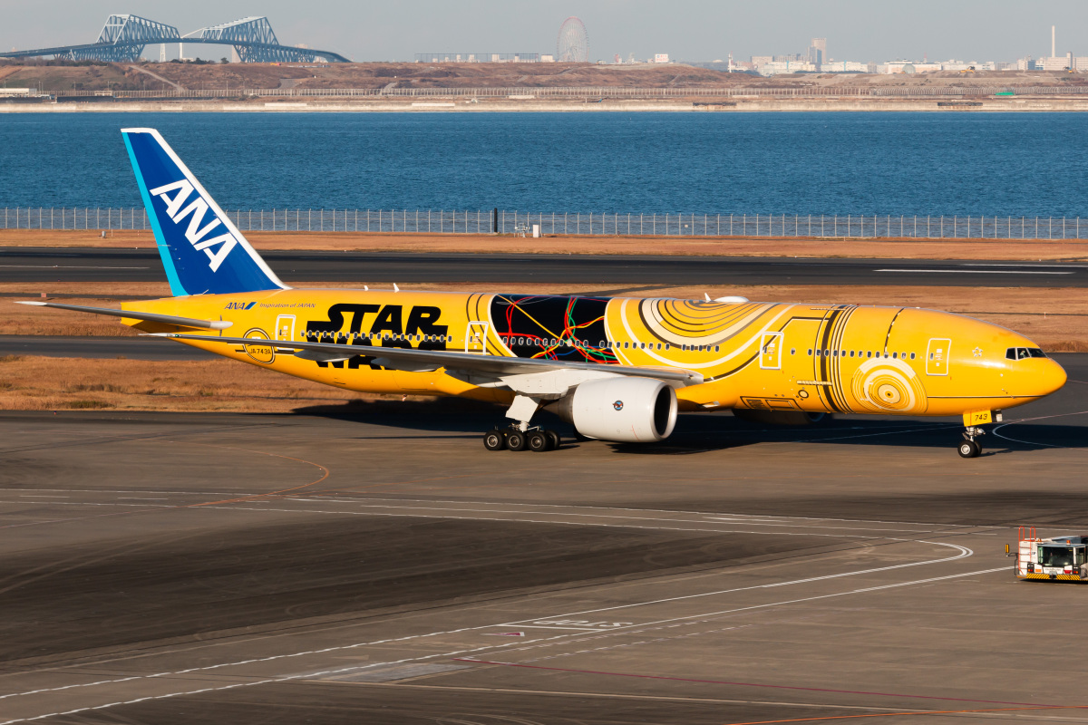 スター・ウォーズの日、ANAの特別塗装機と共にあらんことを | FlyTeam