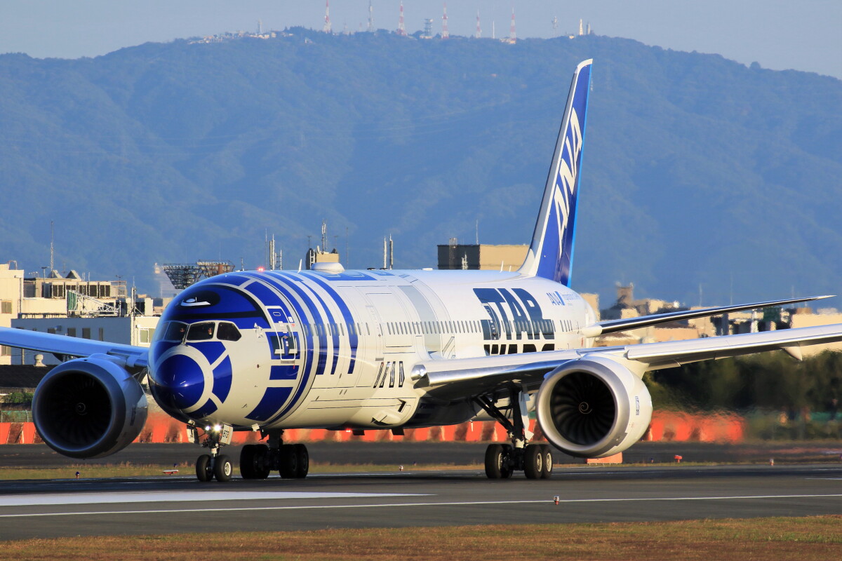 スター・ウォーズの日、ANAの特別塗装機と共にあらんことを | FlyTeam