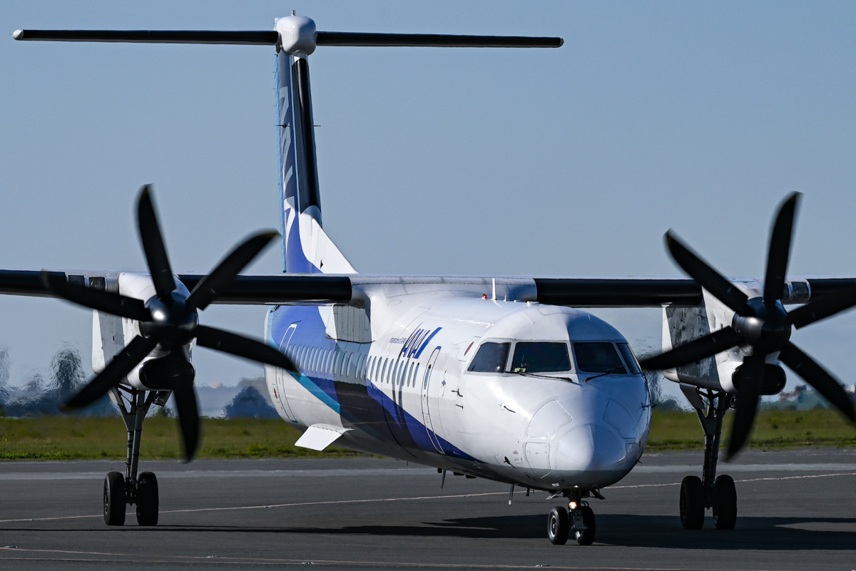 全日空商事 ANA☆DHC-8-400☆JA845A☆全日空DH28008 DHC-8-400 Bombardier