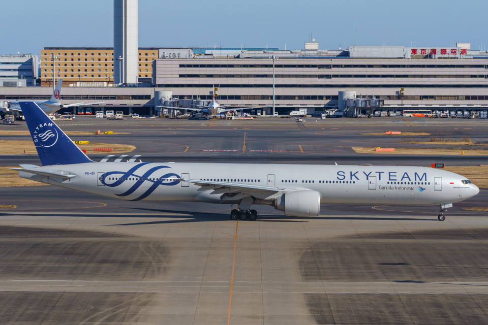 ガルーダ・インドネシア航空 Boeing 777-300 PK-GII 羽田空港 航空